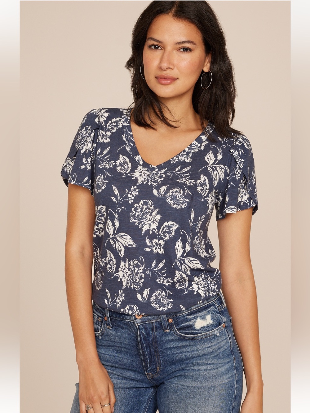 Maurices 24/7 Tulip Sleeve Floral V-Neck Tee